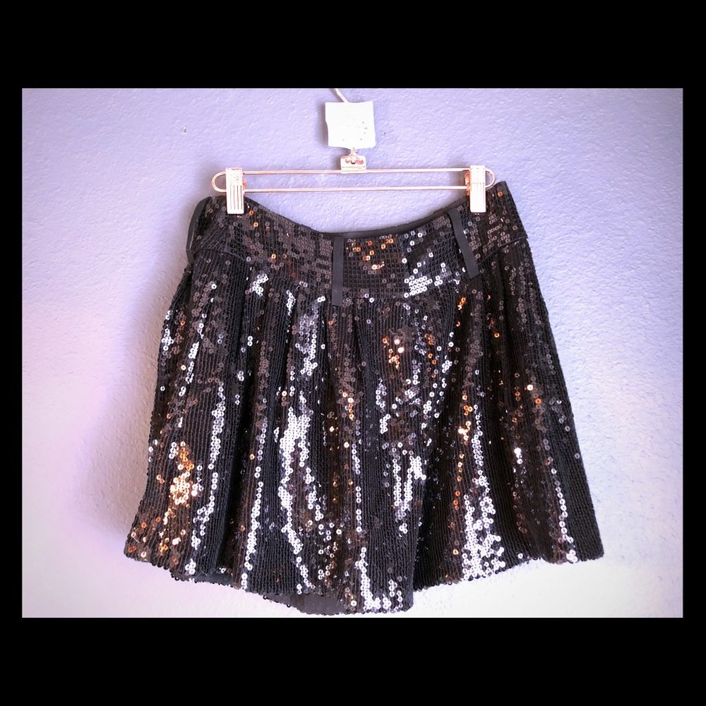 Diane von Furstenberg Sequin Black Shorts Sz 4